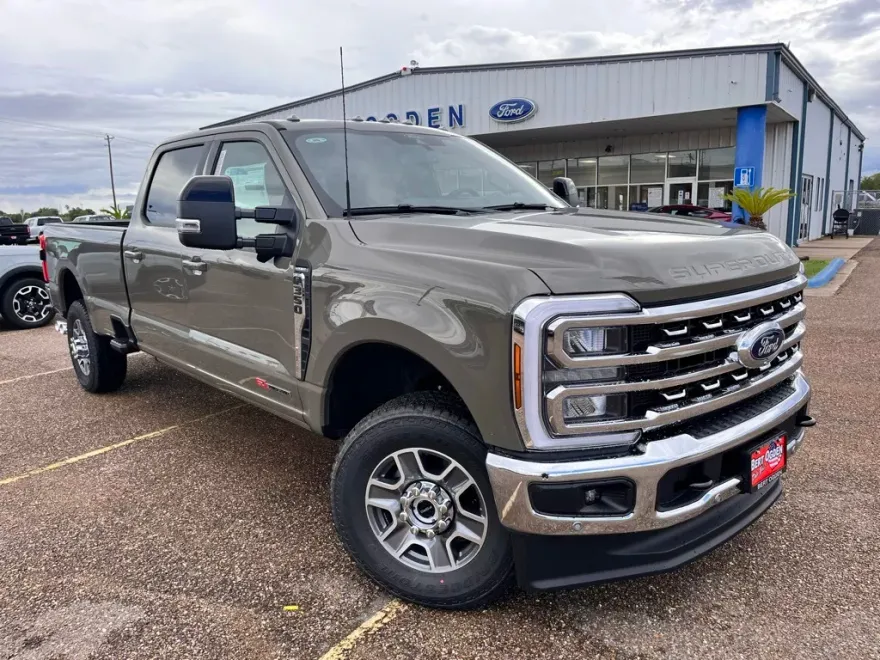 2026 Ford F-350 Lariat photo 1