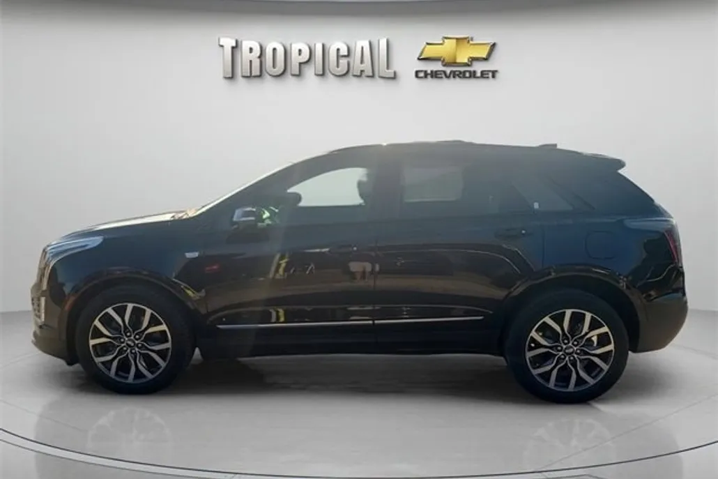2021 Cadillac XT5 Sport photo 1