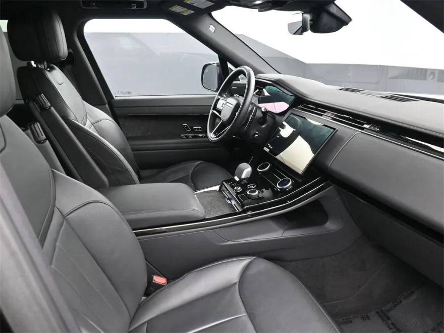 2023 Land Rover Range Rover Sport SE photo 1