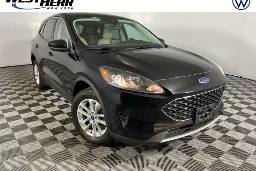 2021 Ford Escape SE photo 1