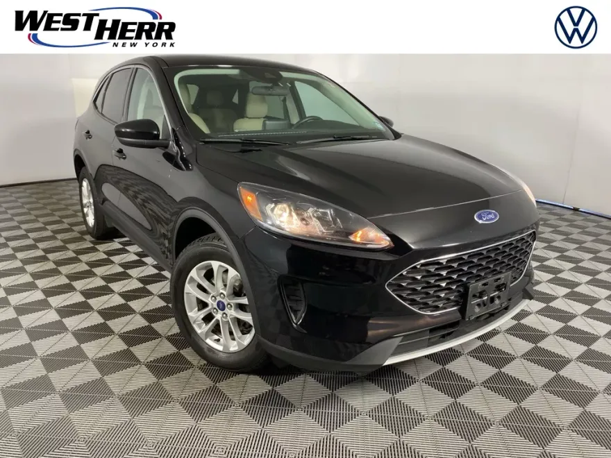 2021 Ford Escape SE photo 1