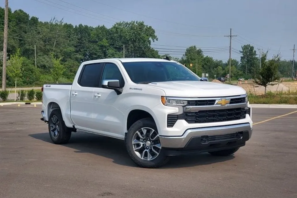 2026 Chevrolet Silverado 1500 LT photo 1