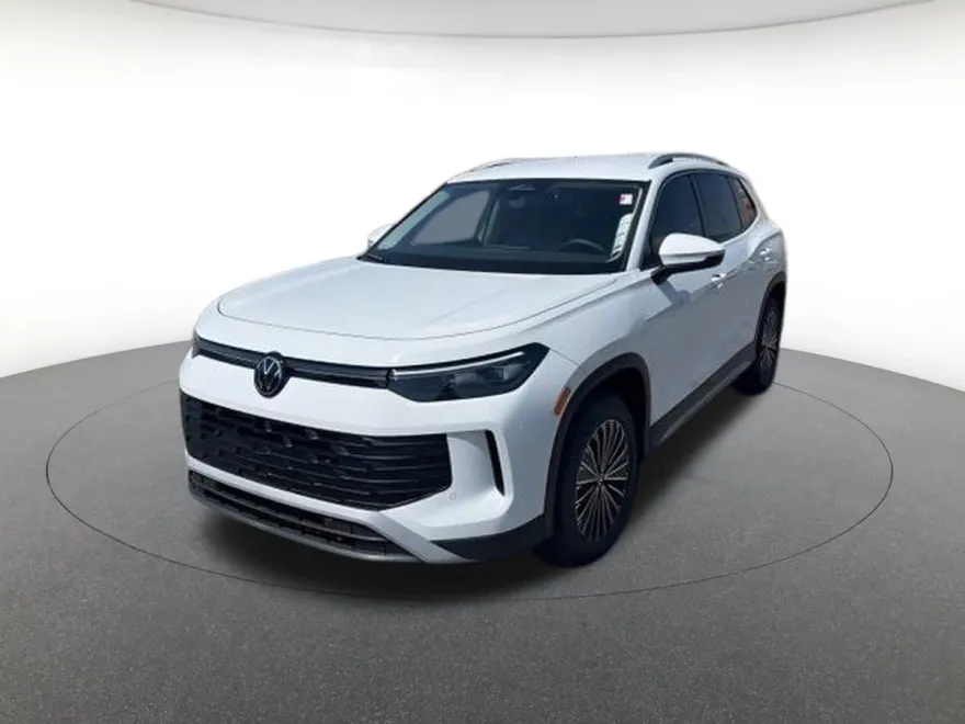 2025 Volkswagen Tiguan S photo 1