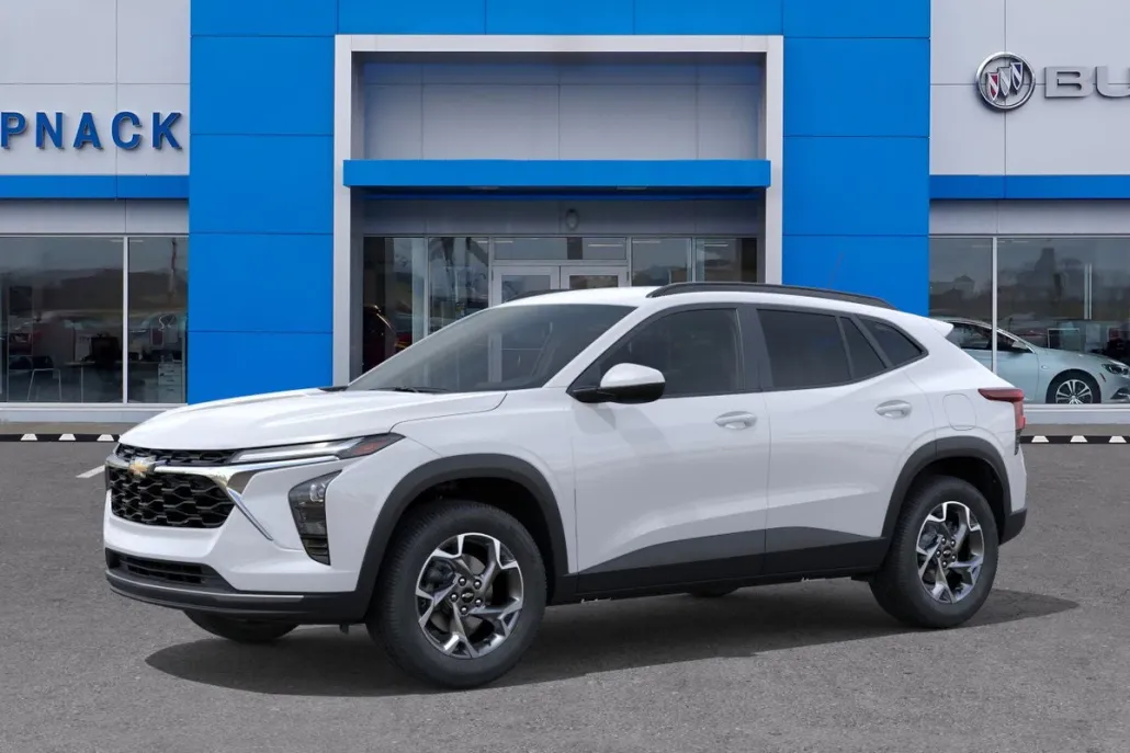 2025 Chevrolet Trax LT photo 1