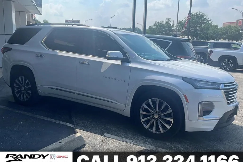 2023 Chevrolet Traverse Premier photo 1