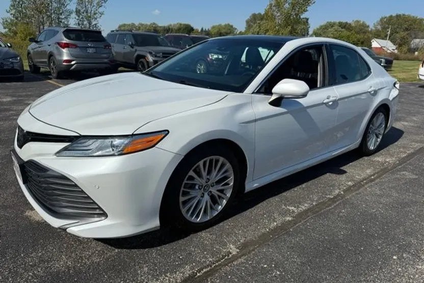 2018 Toyota Camry L photo 1