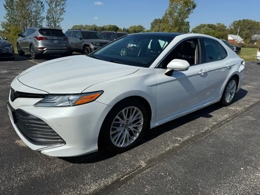 2018 Toyota Camry L photo 1