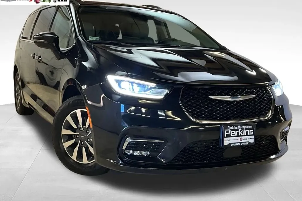 2021 Chrysler Pacifica Hybrid Touring L photo 1