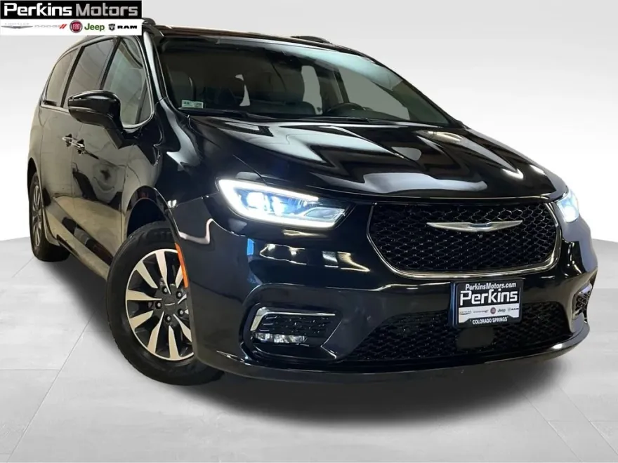 2021 Chrysler Pacifica Hybrid Touring L photo 1