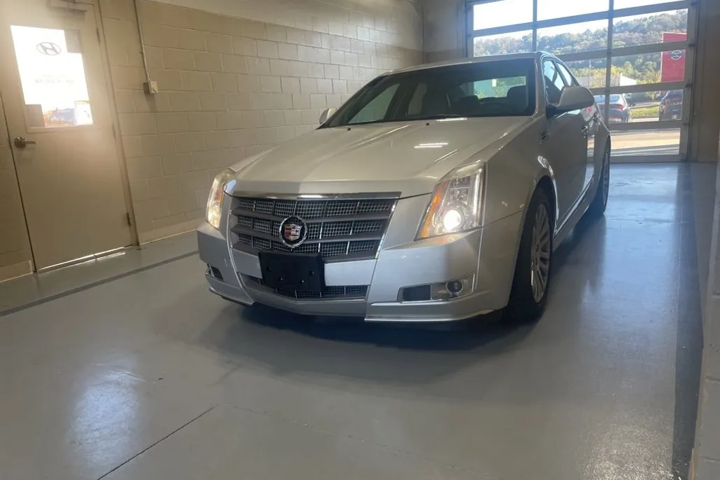 2010 Cadillac CTS Performance Sedan photo 1