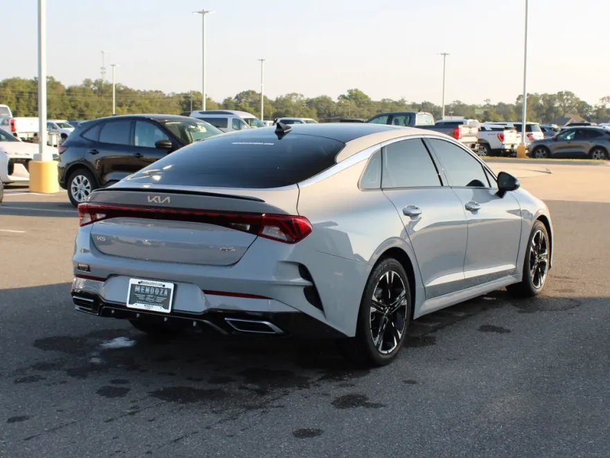 2023 Kia K5 GT-Line photo 1
