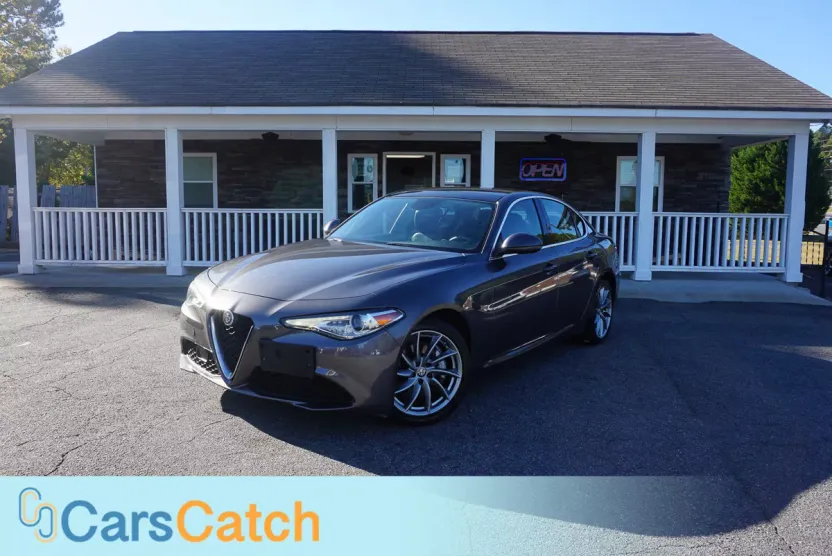 2017 Alfa Romeo Giulia photo 1