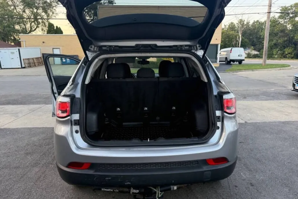 2019 Jeep Compass Sport photo 1
