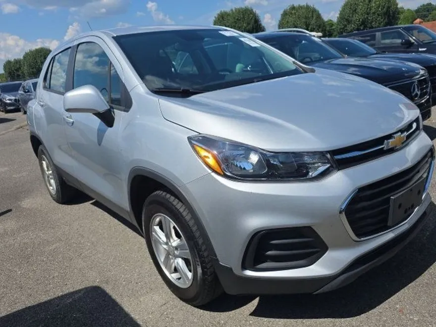 2017 Chevrolet Trax LS photo 1