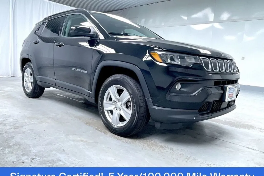 2022 Jeep Compass Latitude photo 1