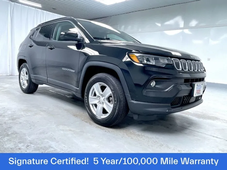 2022 Jeep Compass Latitude photo 1