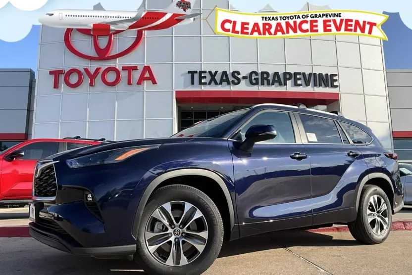 2025 Toyota Highlander XLE photo 1