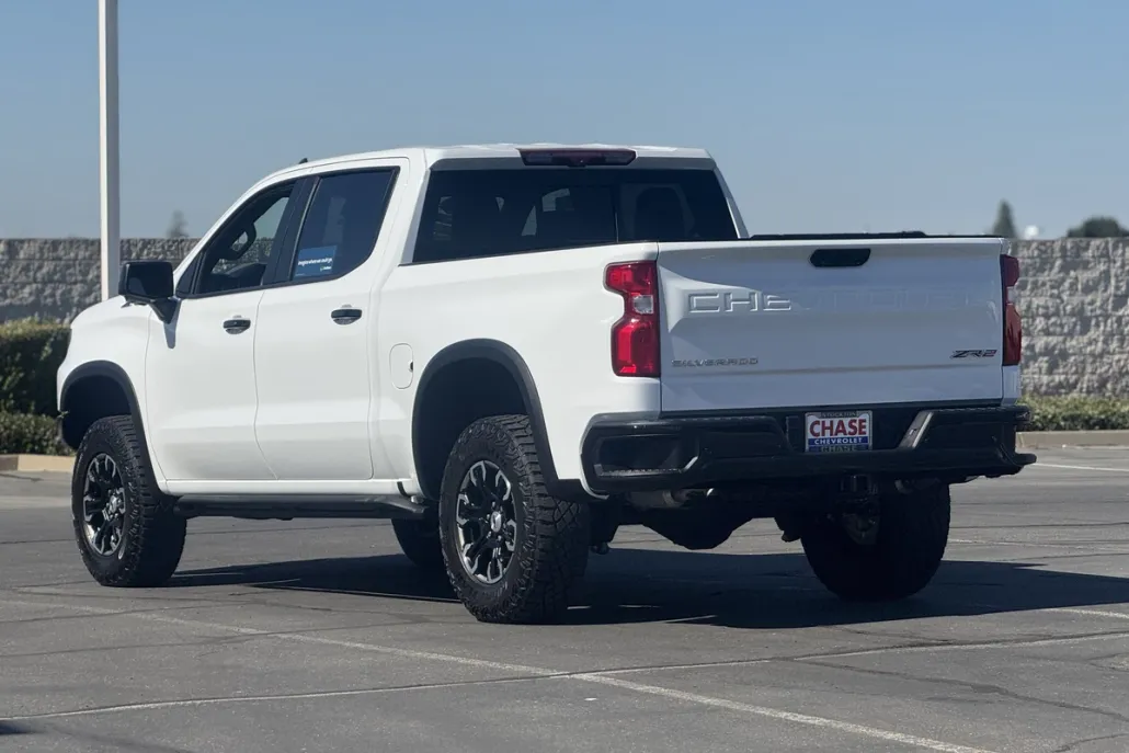 2023 Chevrolet Silverado 1500 ZR2 photo 1