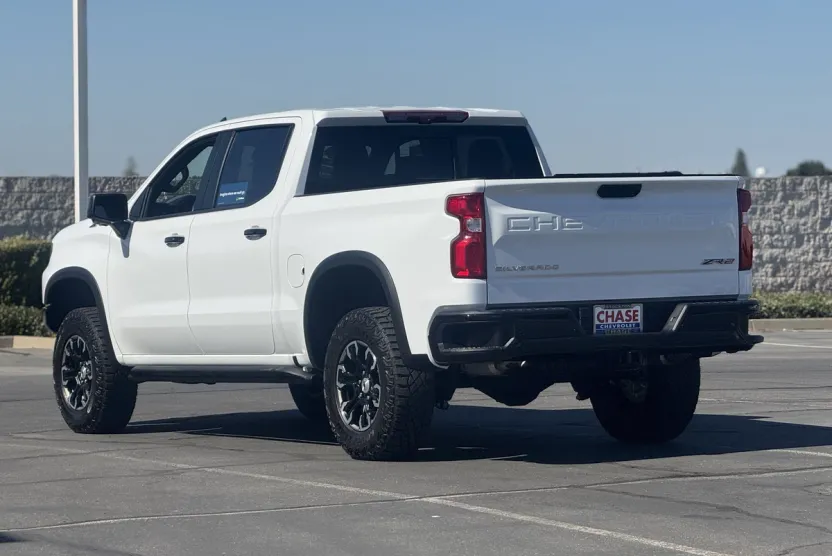 2023 Chevrolet Silverado 1500 ZR2 photo 1