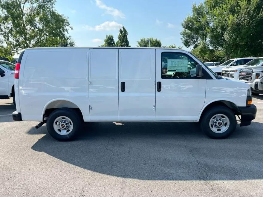 2025 Gmc Savana Cargo 2500 photo 1