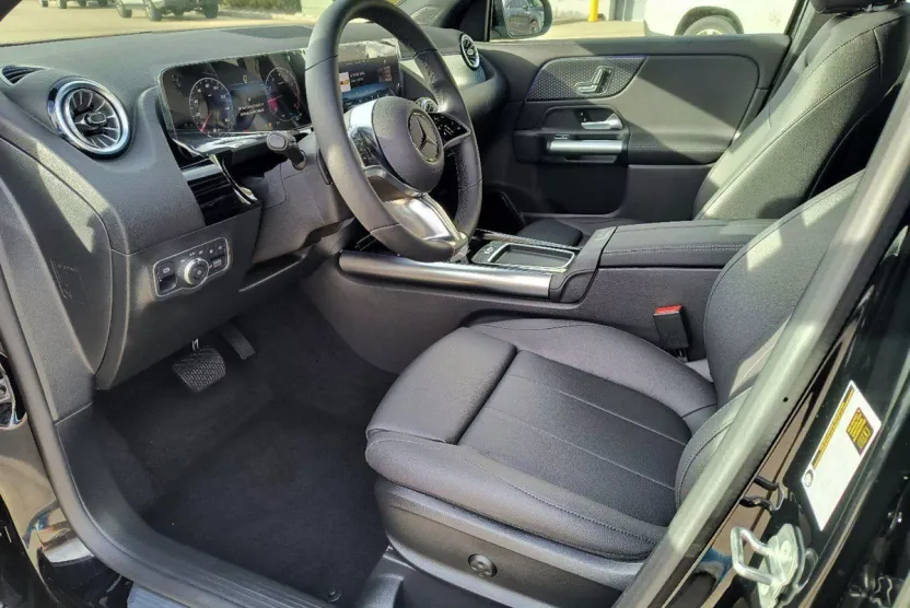 2025 Mercedes Benz GLA 250 photo 1