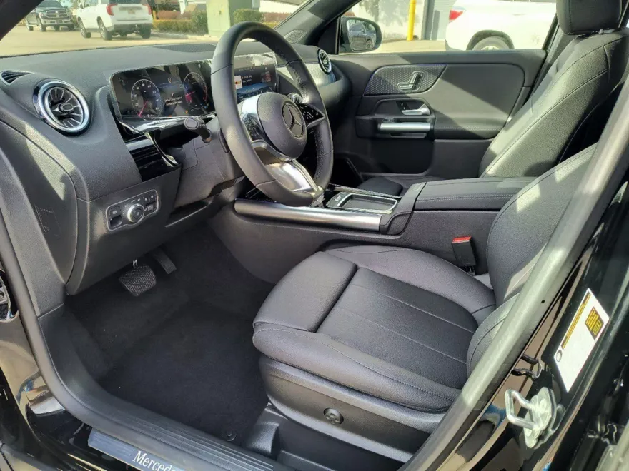 2025 Mercedes Benz GLA 250 photo 1