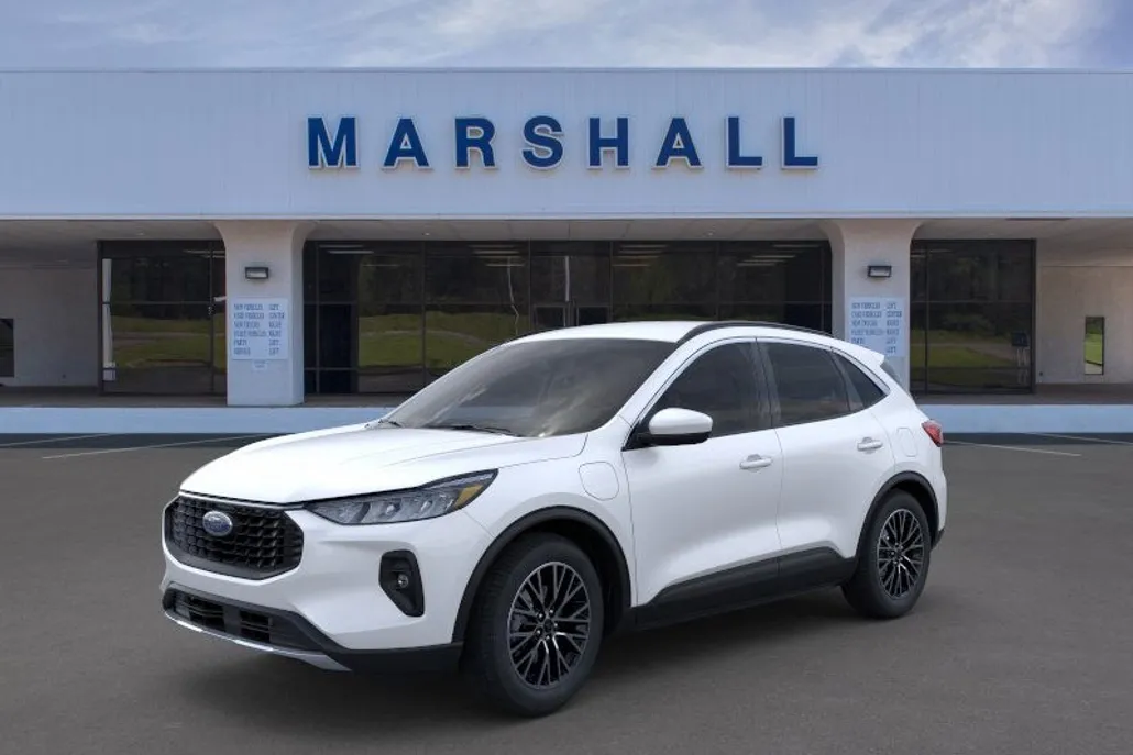 2025 Ford Escape Titanium photo 1