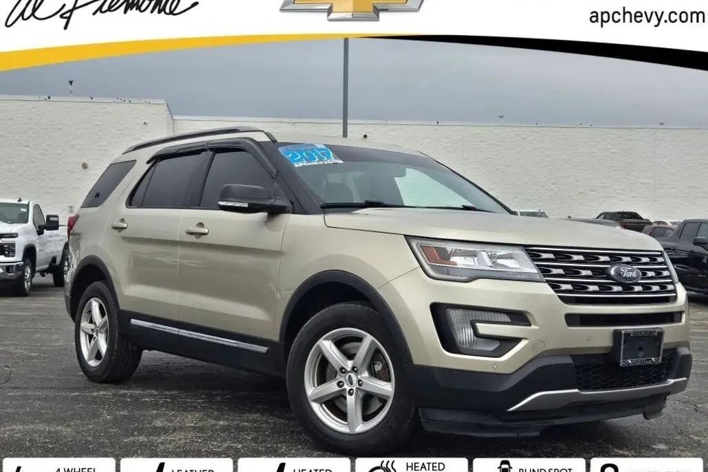2017 Ford Explorer XLT photo 1