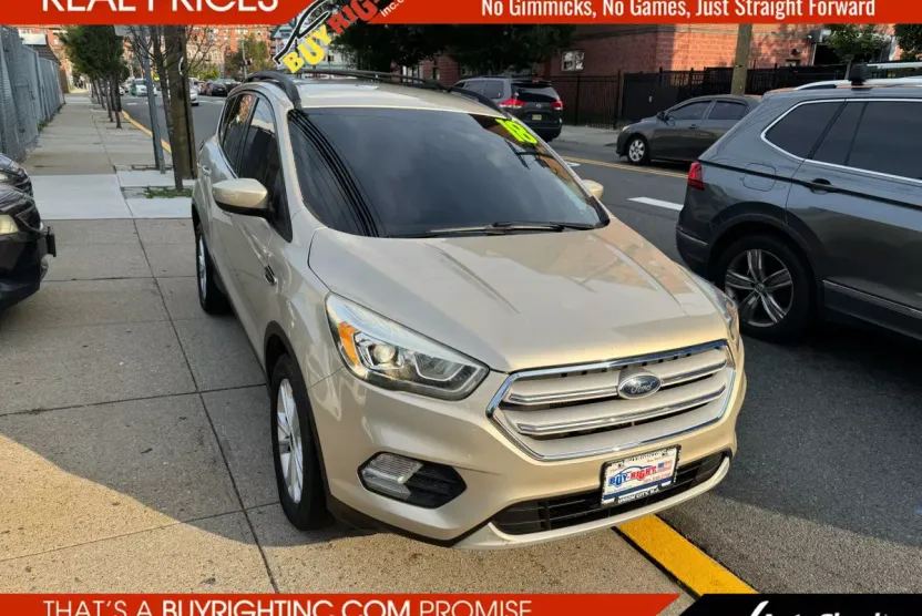 2018 Ford Escape SEL photo 1