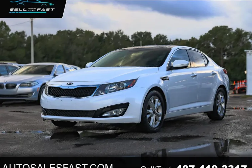 2011 Kia Optima EX photo 1