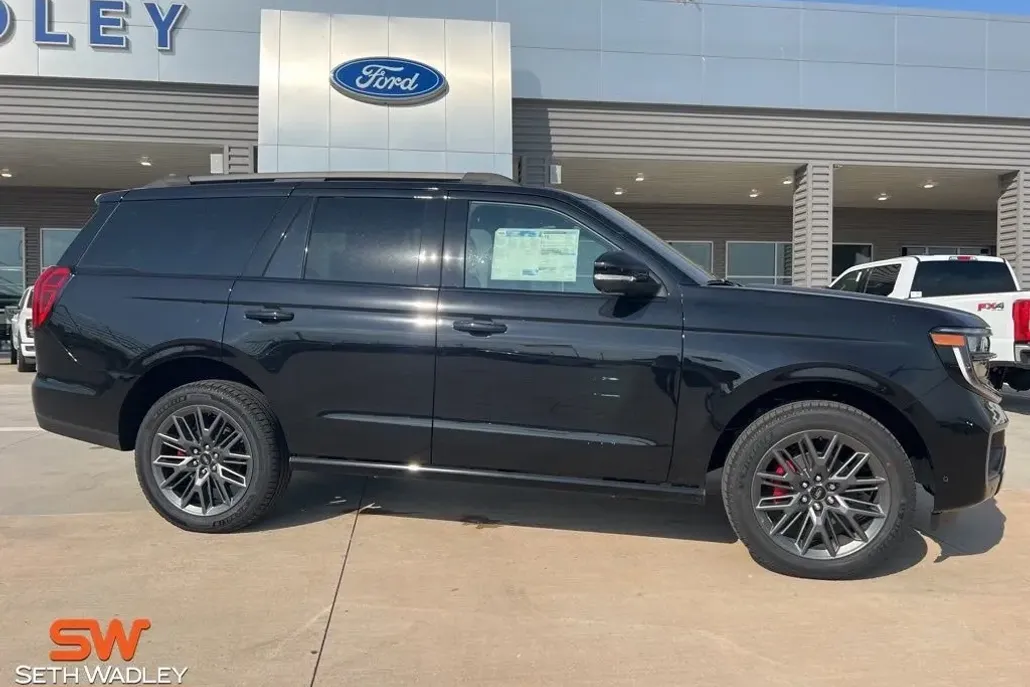 2025 Ford Expedition Platinum photo 1