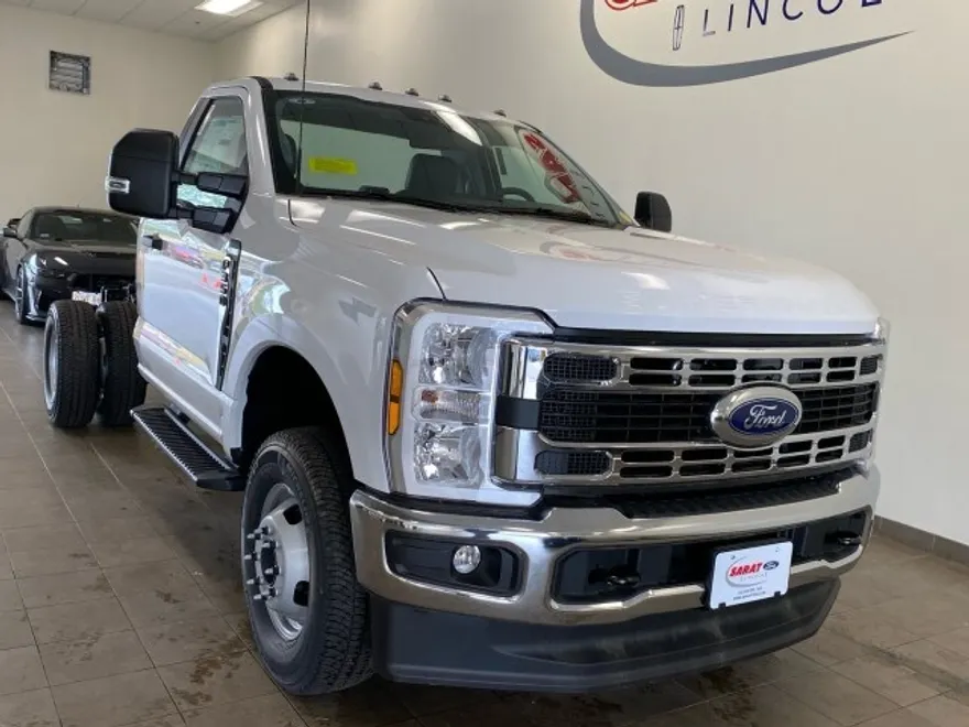 2025 Ford F-350 XL photo 1