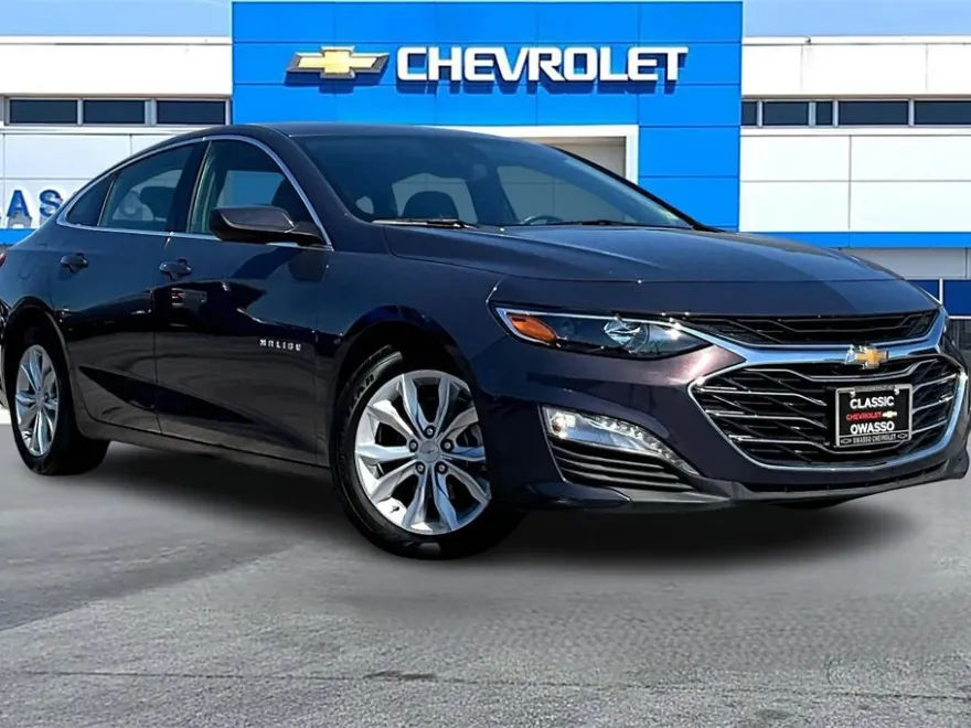 2025 Chevrolet Malibu 1LT photo 1