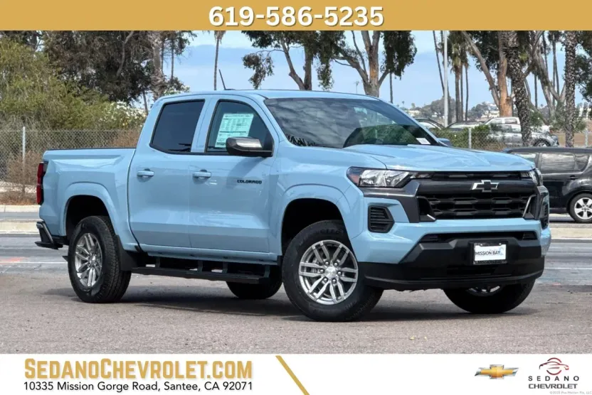 2025 Chevrolet Colorado Work Truck LT photo 1