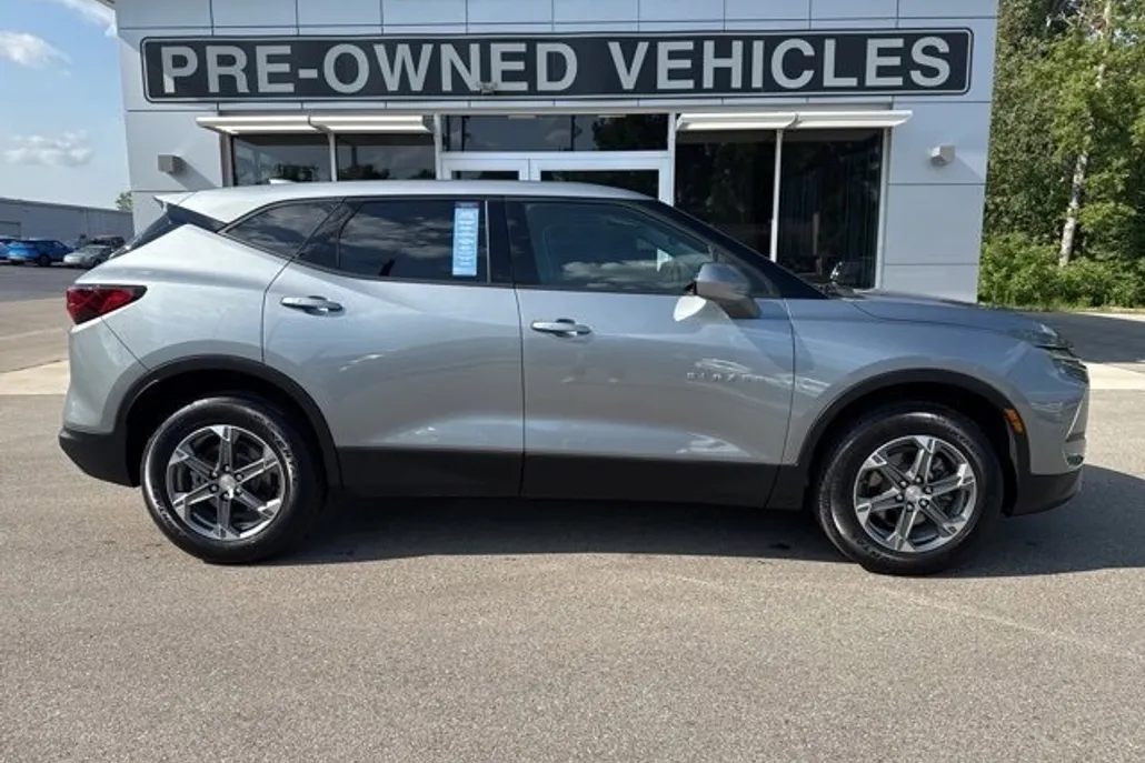 2024 Chevrolet Blazer 2LT photo 1