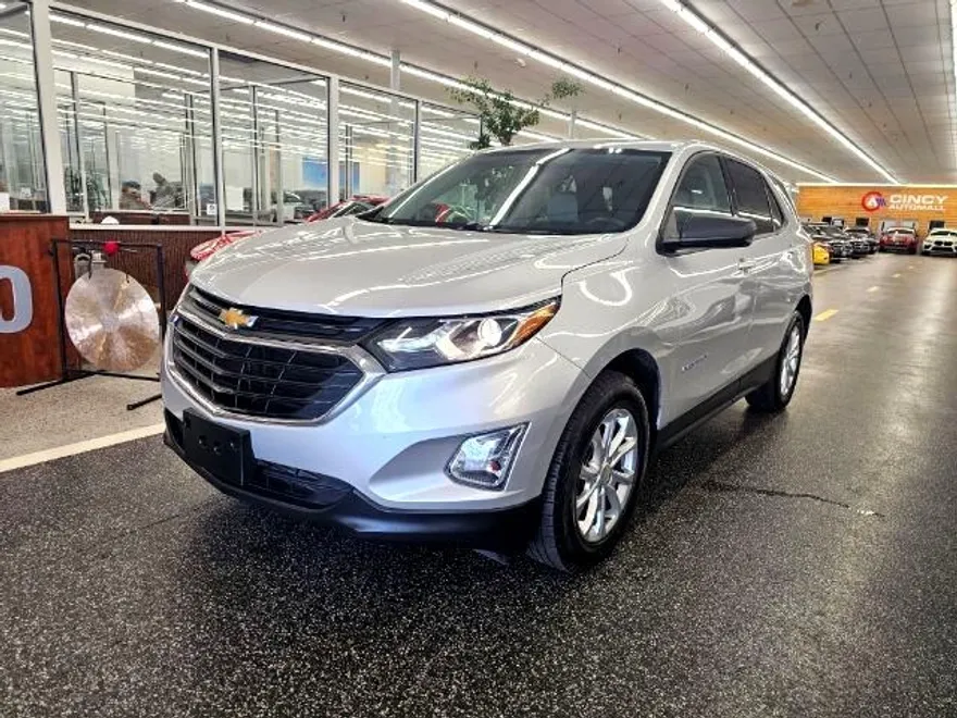 2019 Chevrolet Equinox LS photo 1