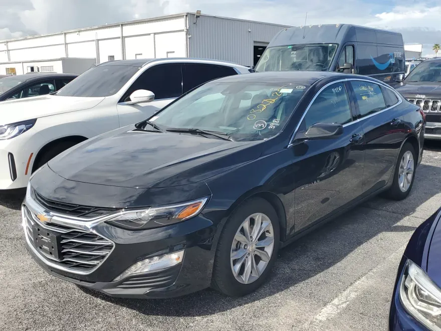 2024 Chevrolet Malibu 1LT photo 1
