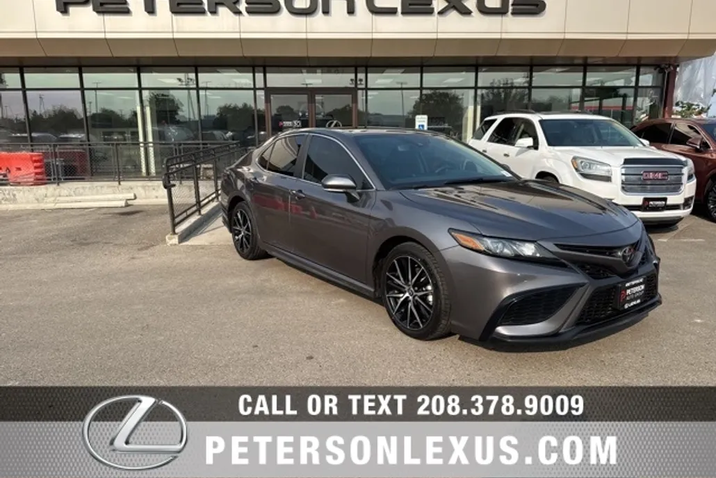 2024 Toyota Camry SE photo 1
