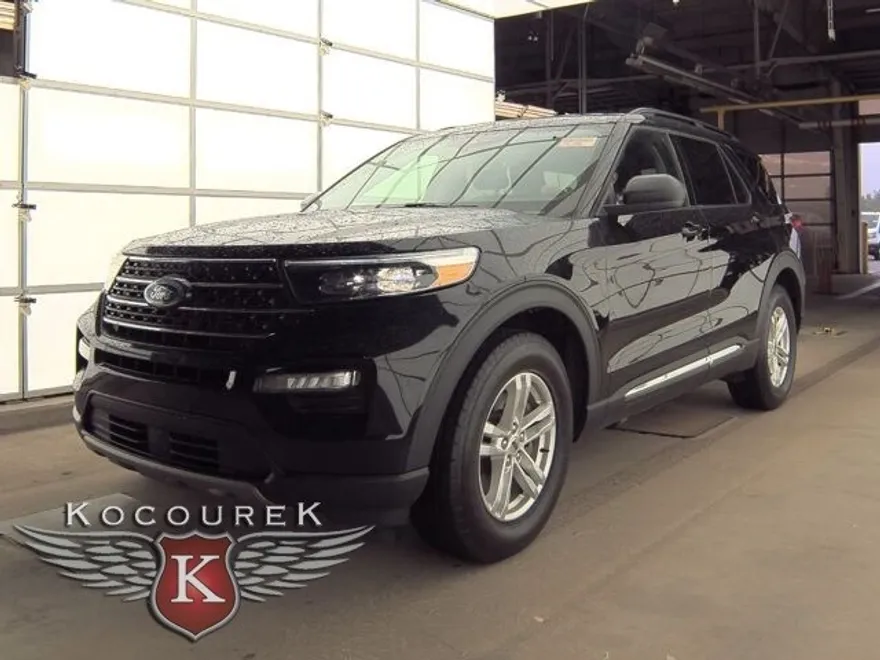 2022 Ford Explorer XLT photo 1