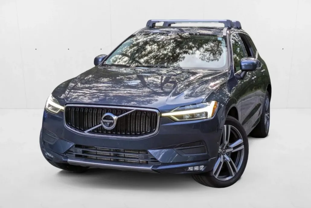 2019 Volvo XC60 Momentum photo 1