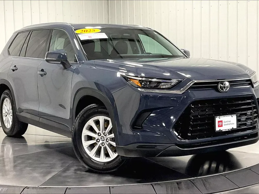 2025 Toyota Grand Highlander XLE photo 1