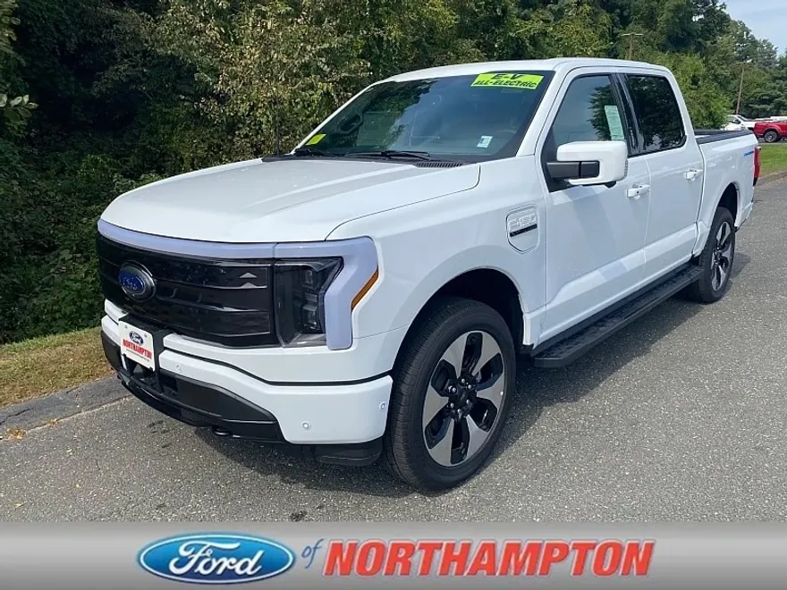 2023 Ford F-150 Lightning Platinum photo 1