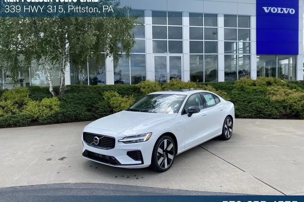 2024 Volvo S60 Recharge T8 Plus photo 1