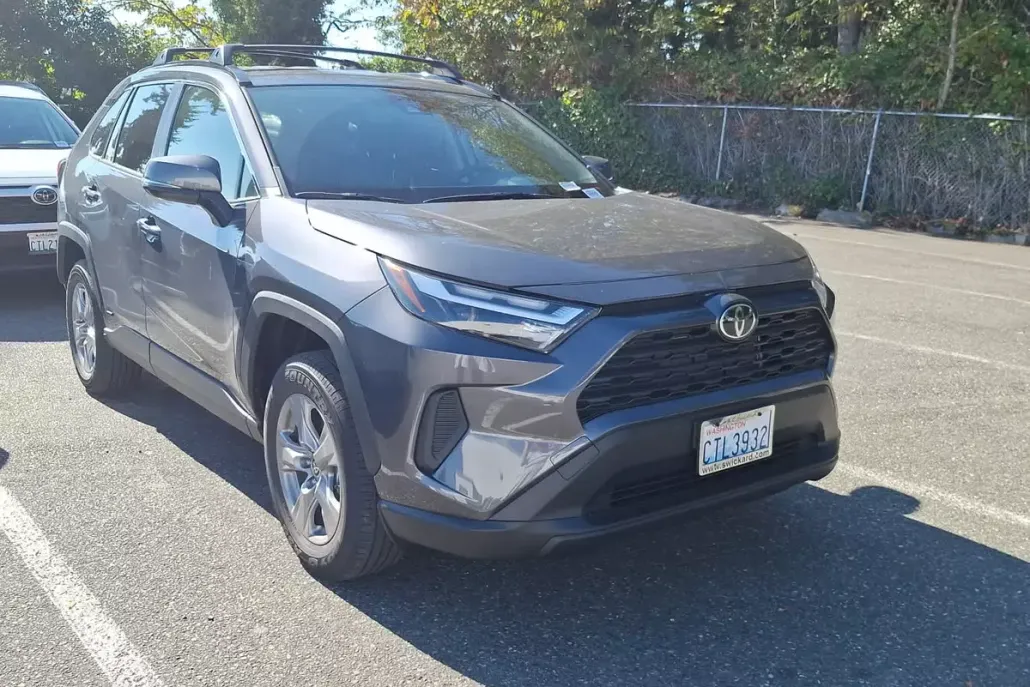 2025 Toyota RAV4 Hybrid XLE photo 1
