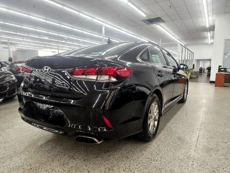 2018 Hyundai Sonata SE photo 1
