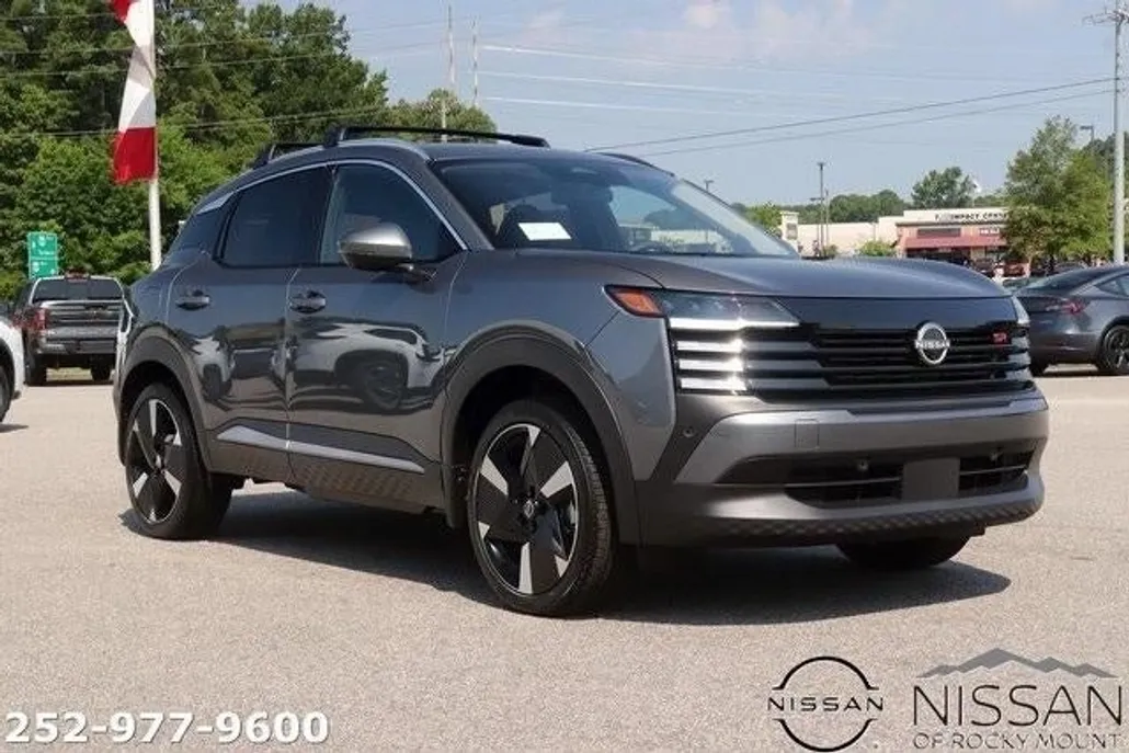 2025 Nissan Kicks SR photo 1
