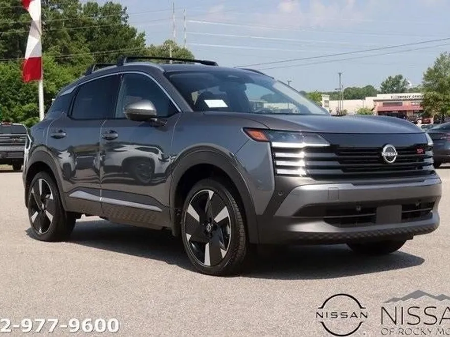 2025 Nissan Kicks SR photo 1
