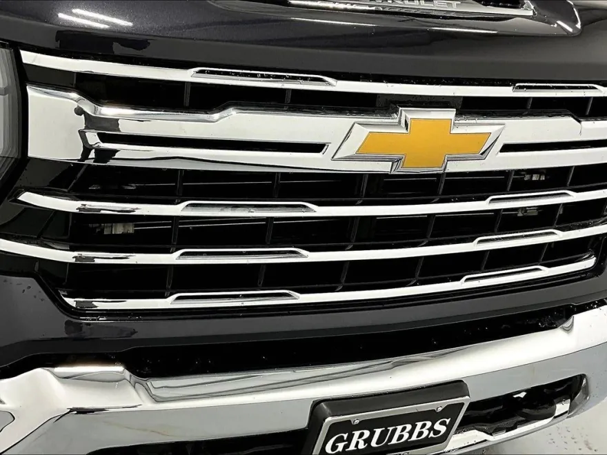 2024 Chevrolet Silverado 2500HD LTZ photo 29