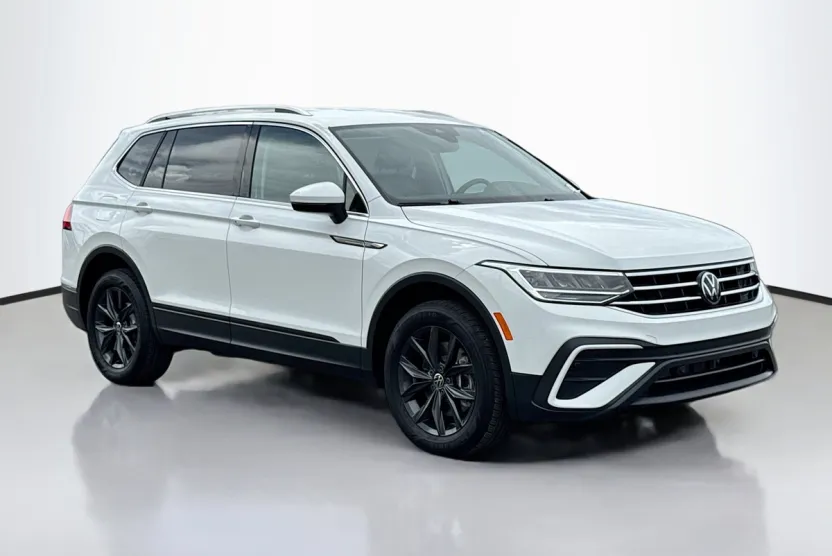 2024 Volkswagen Tiguan SE Wolfsburg Edition photo 1