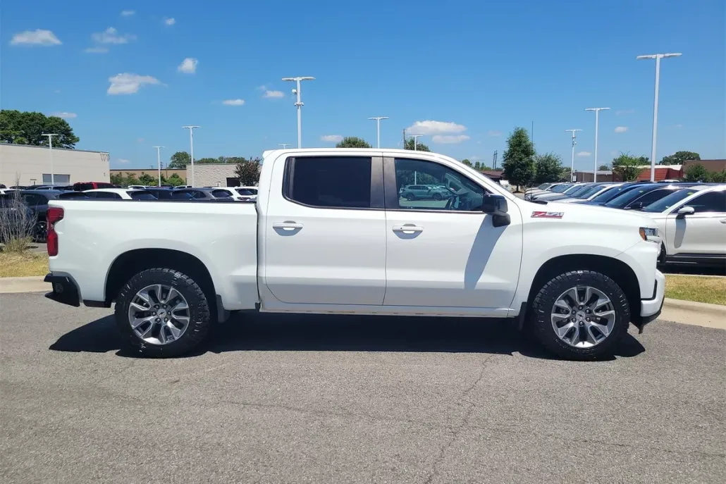 2022 Chevrolet Silverado 1500 RST photo 1